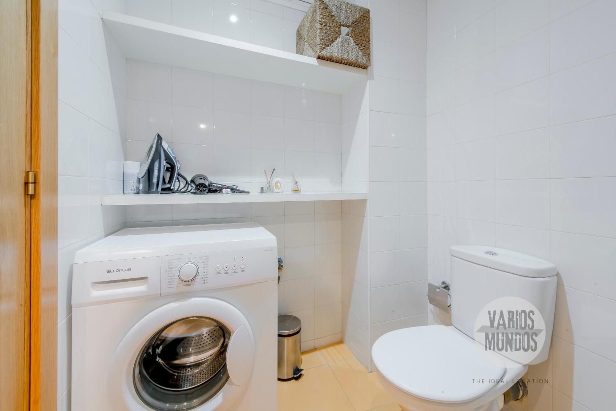Pequeno Rincon Para 3, En Plaza De Chueca Madrid Ngoại thất bức ảnh